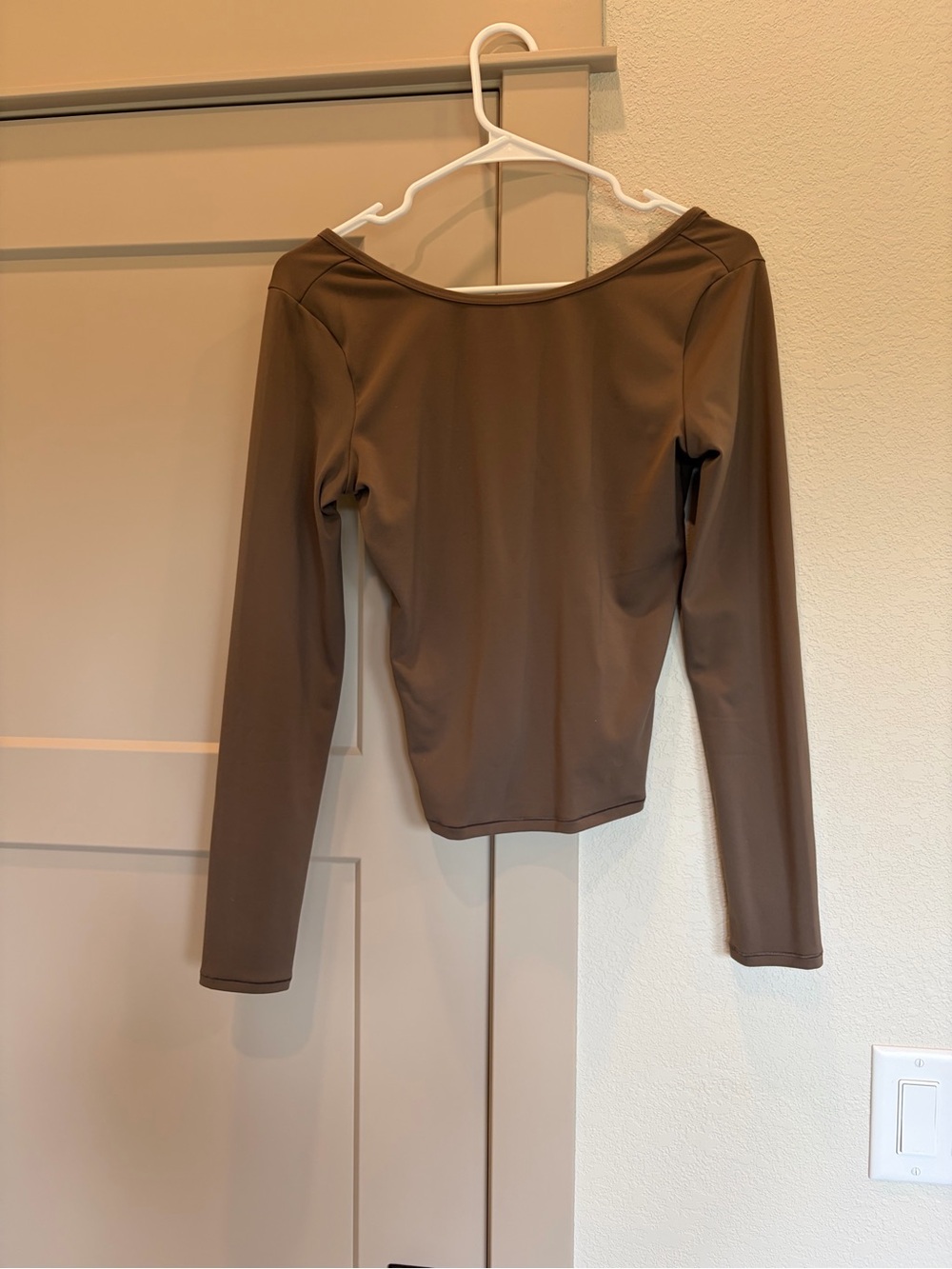 GAP Long-Sleeve Scoop Crop Top - Brown